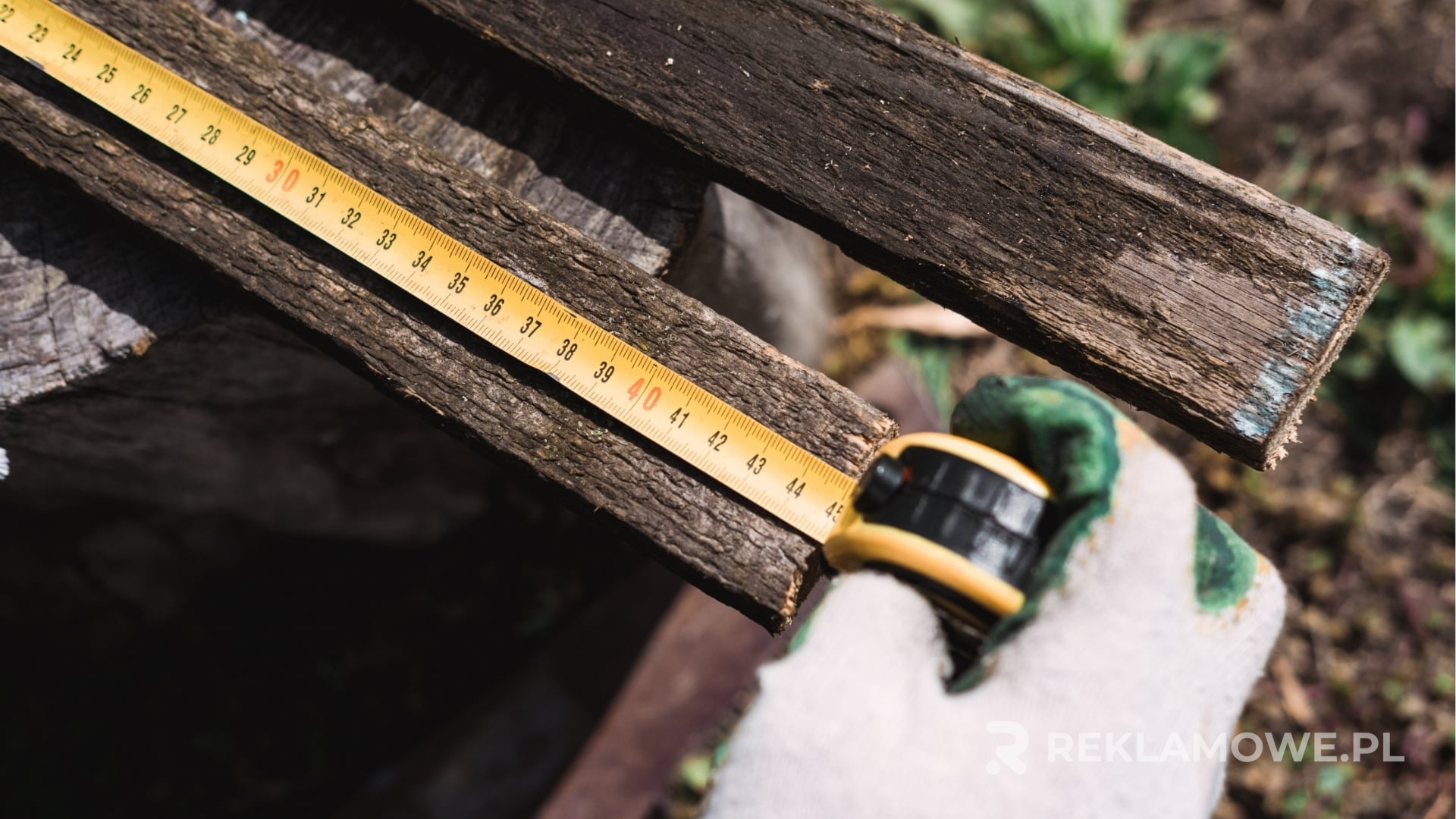 Strategia reklamowa na biurku