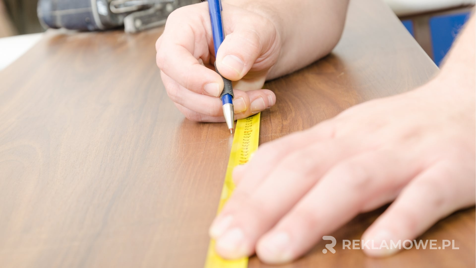 Innowacyjne wykorzystanie miarek reklamowych w edukacji i szkoleniach